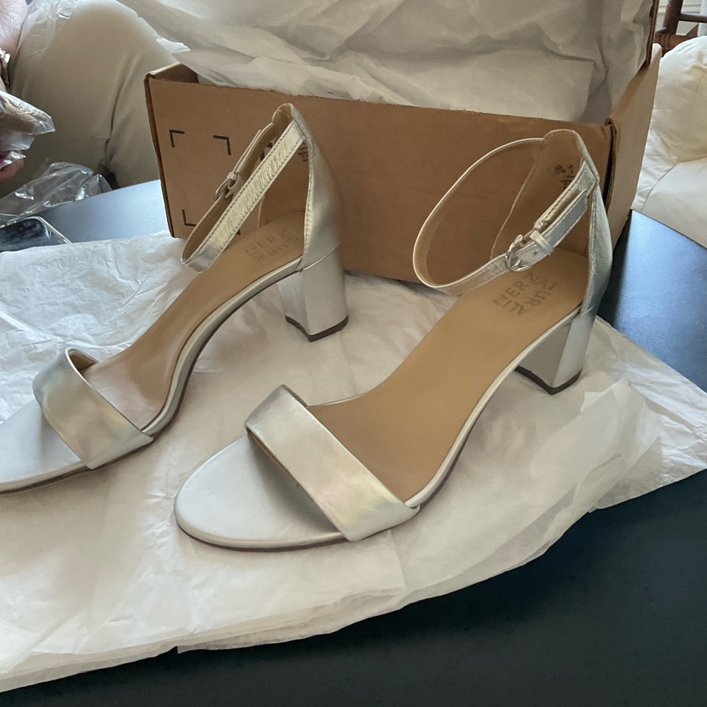 Naturalizer silver metallic heels